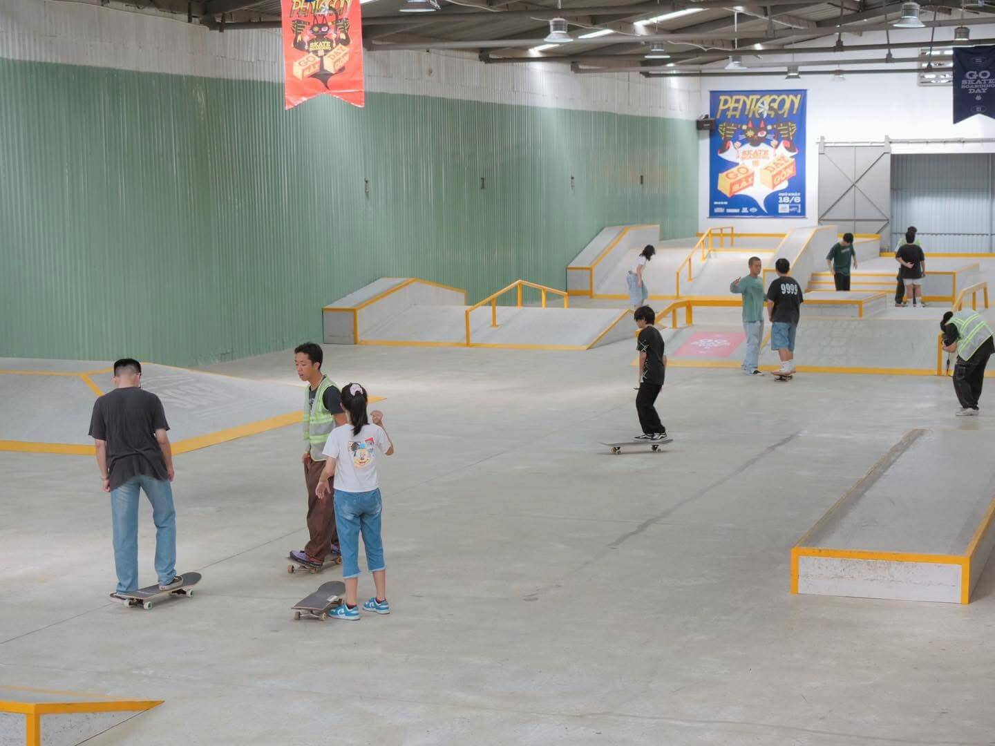 Dividable warehouse space for rent, suitable for various businesses