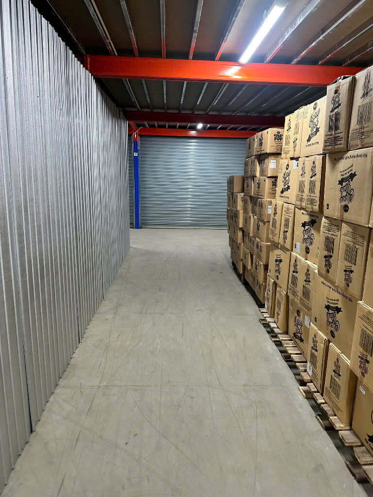 Cost-effective warehouse with well-organized space